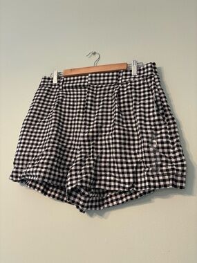 NWT GAP Black & White Gingham Women's Shorts - Classic High-Waist Style